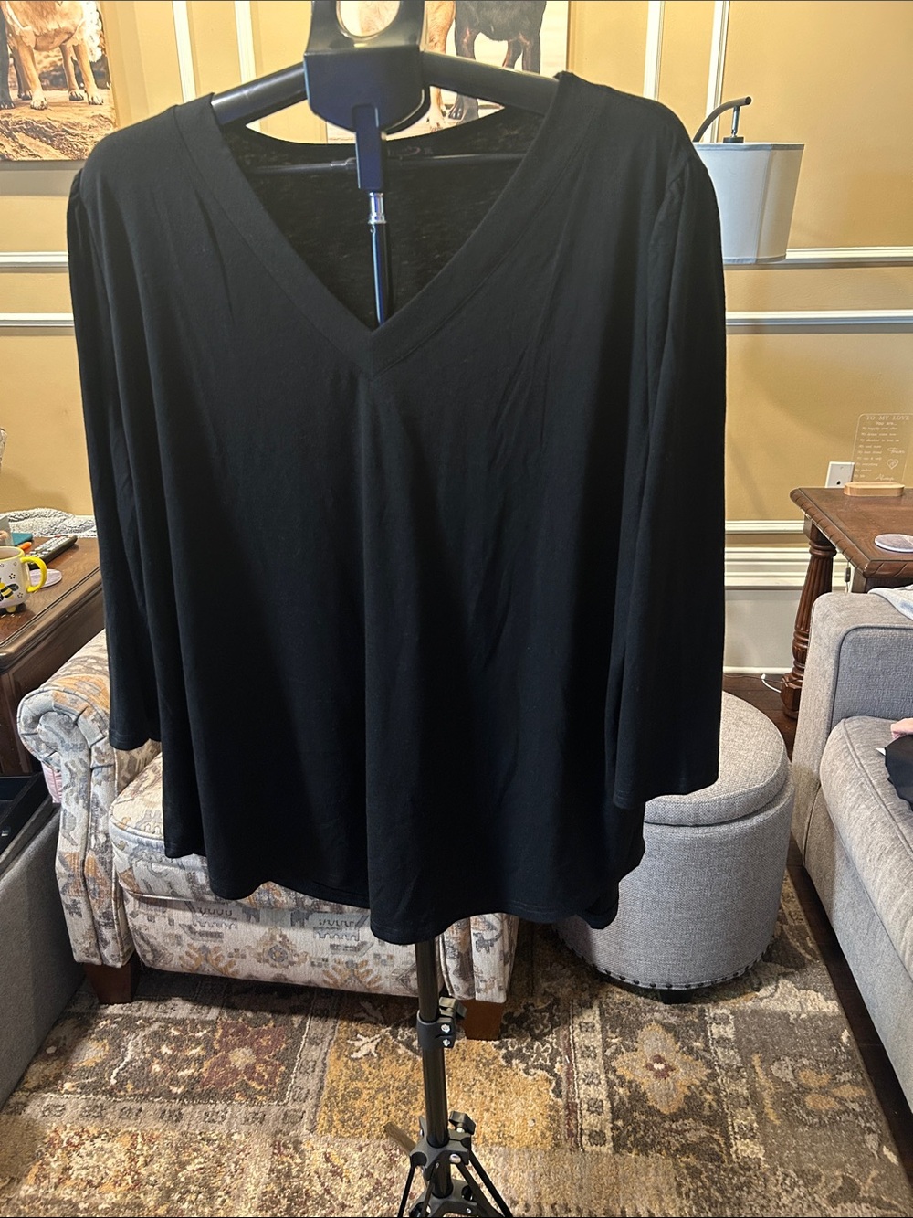 Women's Black V-Neck Long Sleeve Tee